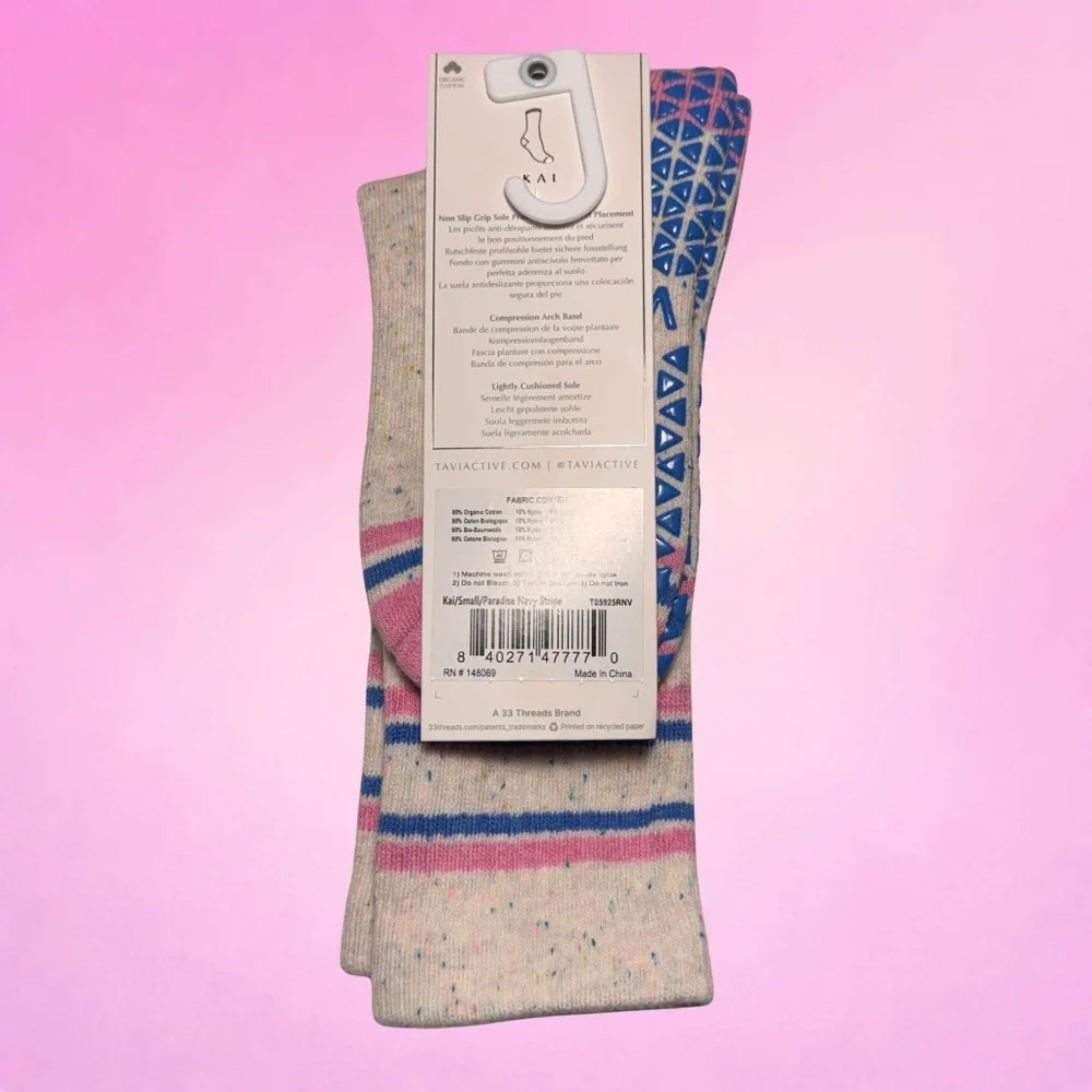 Grip Socks TAVI Pilates Barre Crew Socks 🩰 🤍 ✨ 🌸 Absolutely adorable 💕💕💕
